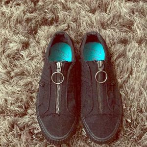 Blowfish Malibu zip up shoe slip on size 7